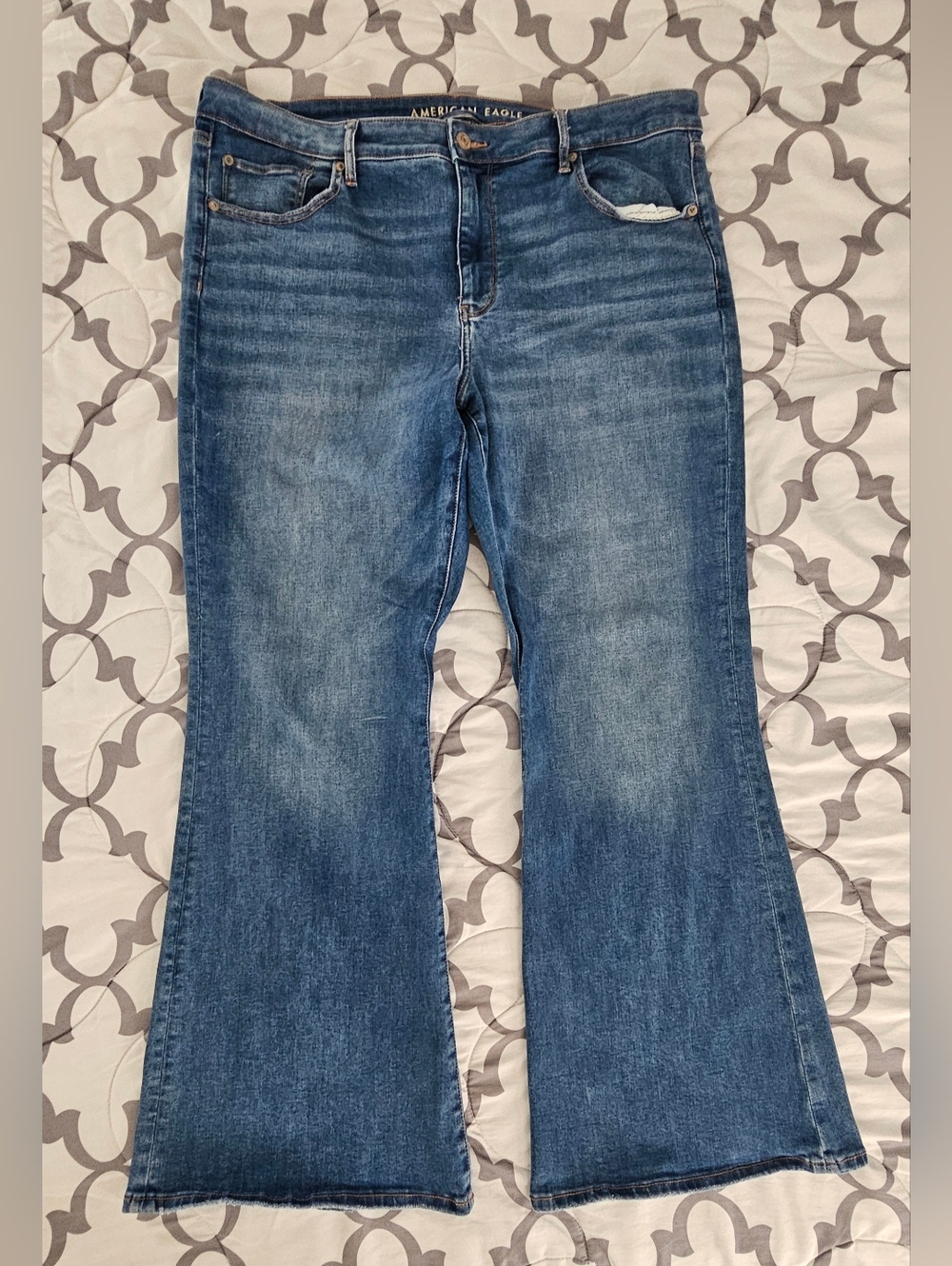 American Eagle Outfitters Women's Flare Jeans in Blue